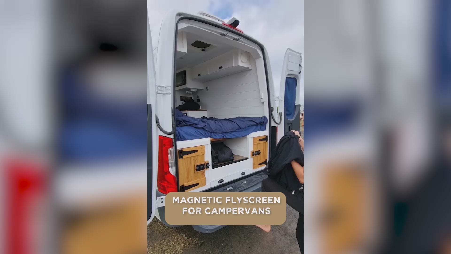 Kogaa Magnetic Bug Screen Back Door Tailgate Campervan Rear Door Curtain,  Compatible with Renault Trafic 2001-2014 Campervans, Magnetic Closure :  : DIY & Tools